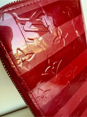 Authentic Certified Louis Vuitton RAYURES Red Patent Vernis Zip Around Wallet
